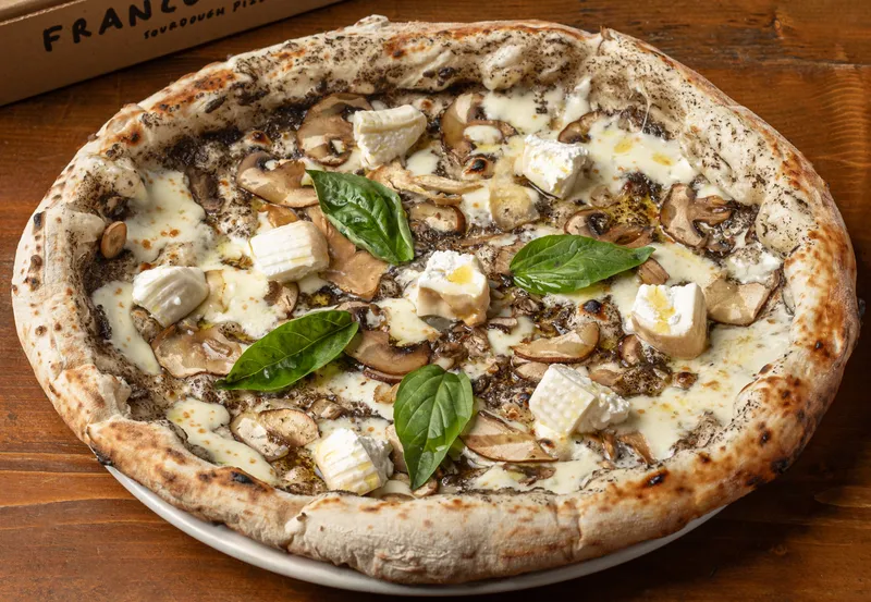 Unintentionally ordering a red or white pizza